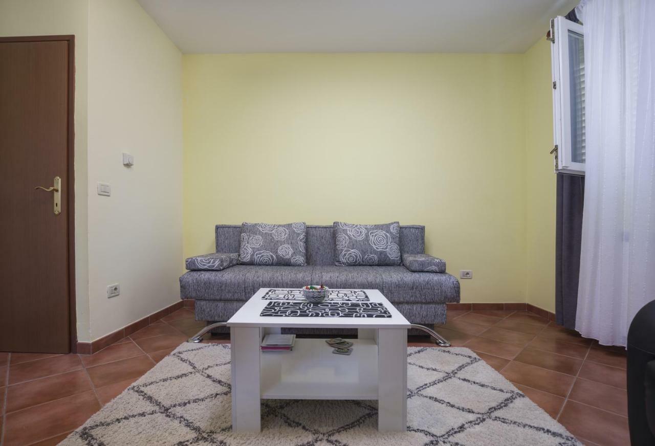 Apartments Ella Rovinj Luaran gambar