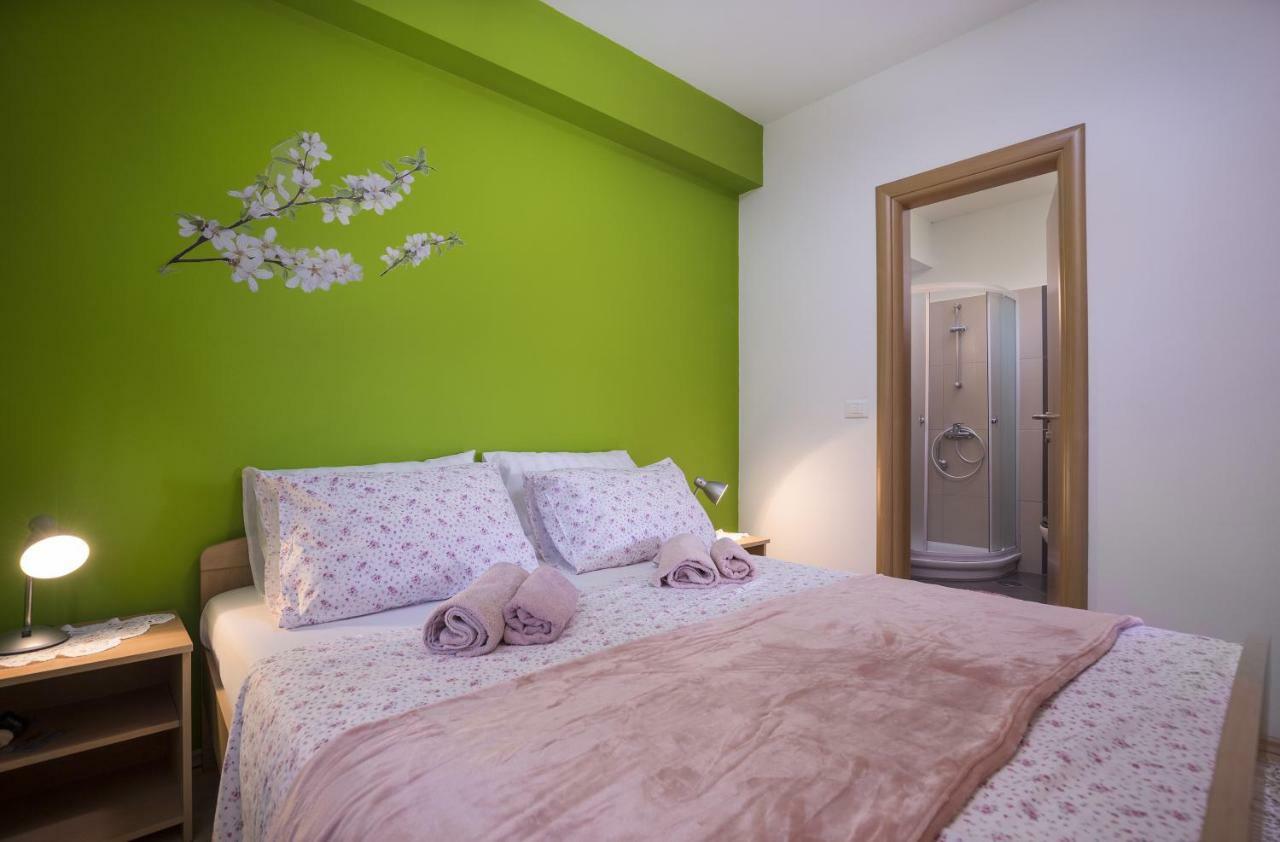 Apartments Ella Rovinj Luaran gambar
